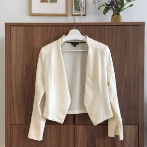 Blazer, off white. OLM.